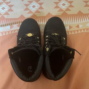 Black\gold Premium Waterproof Boot. No fur inside